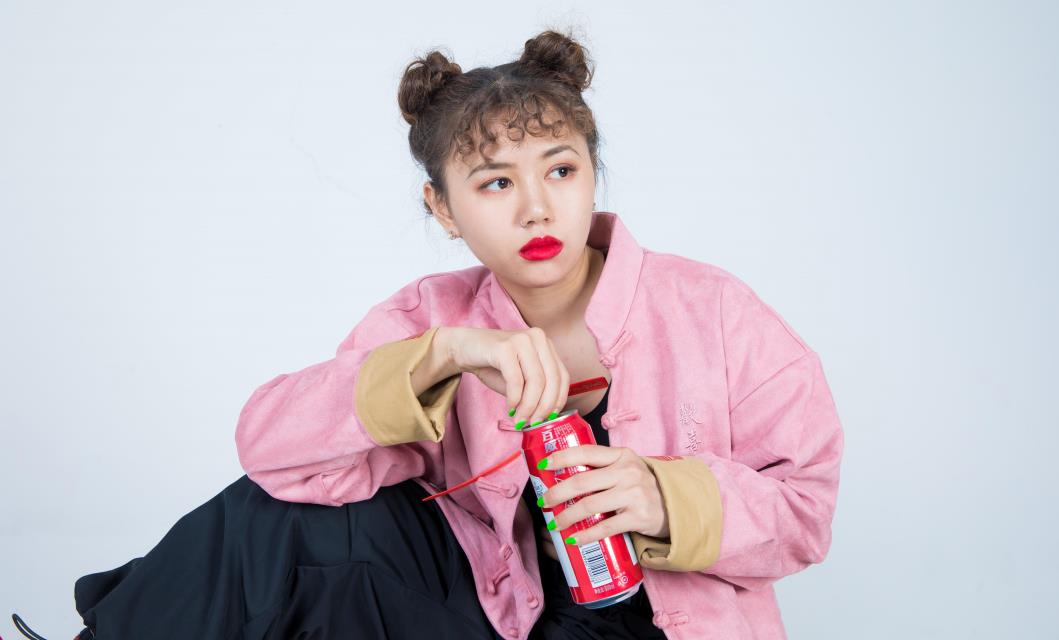 首个女性向3A手游火热来袭，《以闪亮之名》将女生梦中的精致生活呈现指尖