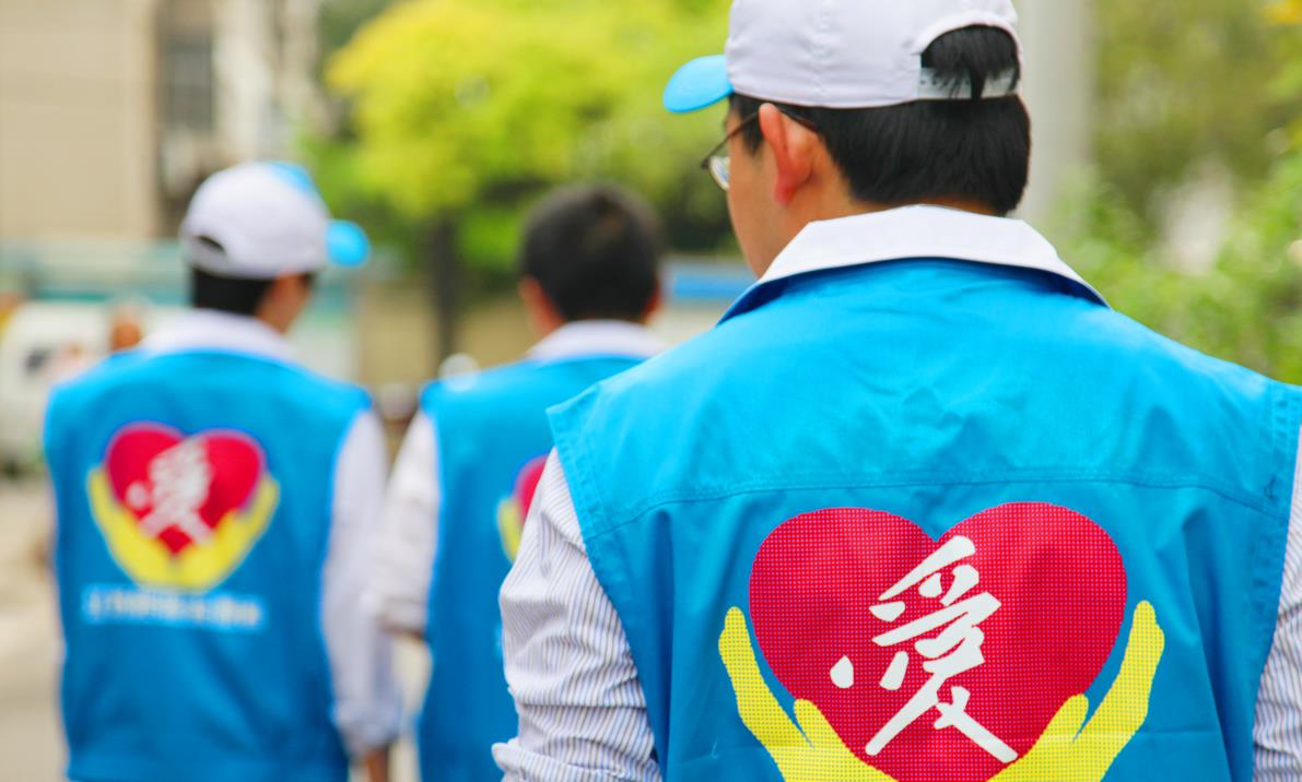 盲人也能看展览！国际盲人节粤博为视障人士开启无障碍观展之旅