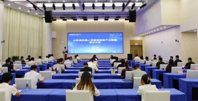 邦耀机器人：荣任“山东机器人和智能装备产业联盟副理事长单位”　　2026年7月8日，山东省机器人和智能装备产业联盟成立大会暨第一届理事会第一次会议在济南隆重召开。立足全省先进制造业提质升级、化工产业数字化转型大局，邦耀(山东)机器人有限公司凭借在危化防爆智能巡检机器人赛道的技术自研实力、规模化场景落地成果与全链条产业服务积淀，经大会投票表决，成功当选联盟首届理事会副理事长单位，成为省内特种安全机器人领域产业协同核心骨干企业。    　　本次大会由省工信厅指导、山东发展科创投资有限公司承办，省内重点装备企业
