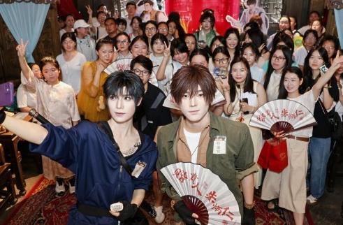江南铜屋首联《盗墓笔记》千名稻米共赴沉浸式铜雕盛宴，多元业态同步亮相